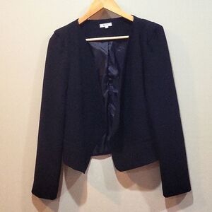 Everly crop blazer with shoulder pads Size M